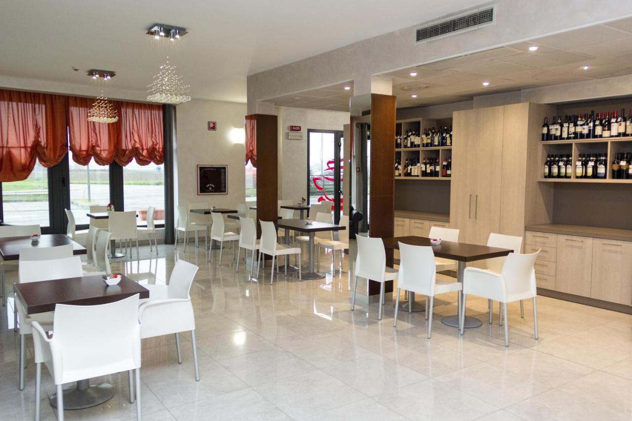 Hotel Don Camillo Brescello Dış mekan fotoğraf